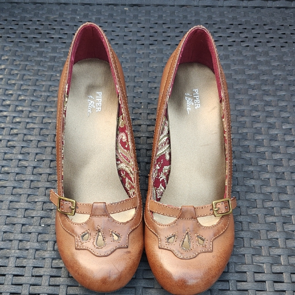 Piper & Blue Tan Heels with Buckle Detail
